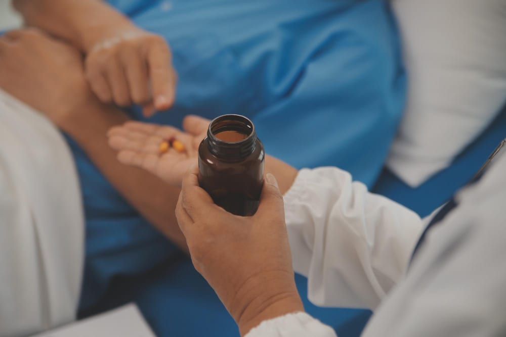 أدوية علاج التسرب الوريدي للرجال: هل الدواء يكفي؟